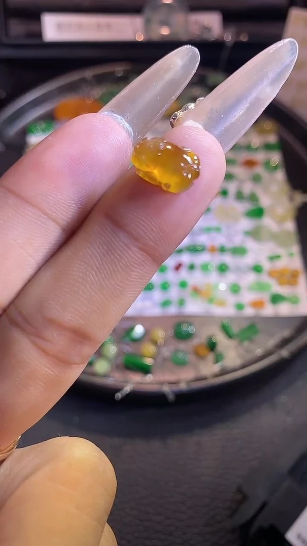 翡翠挂件未镶嵌貔貅