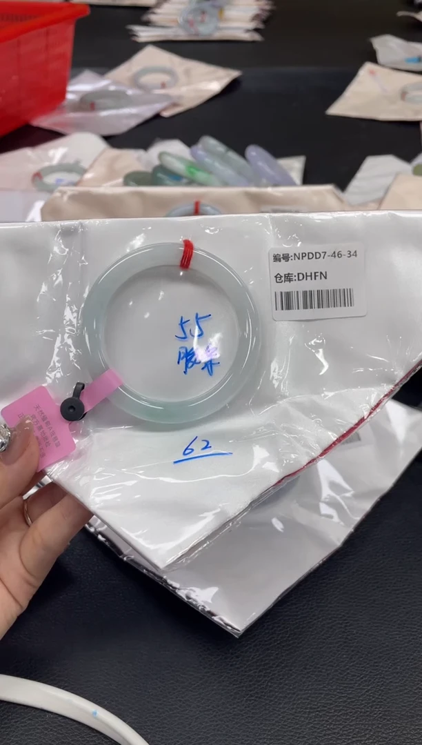 未镶嵌手镯翡翠翡翠手镯