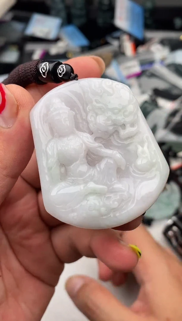 翡翠未镶嵌颈饰多样性发其一