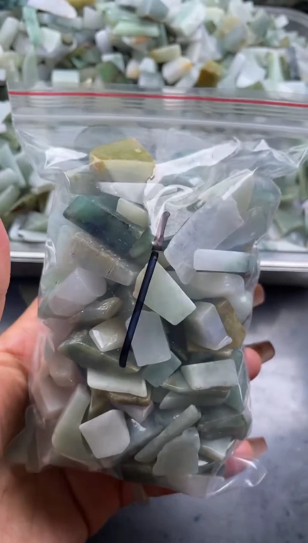 配石翡翠天然翡翠小号500克1
