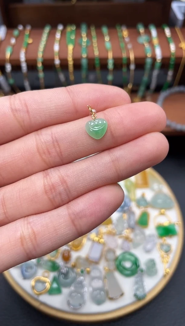 【闪购商品】翡翠吊坠(不含链)18K金镶嵌一个 JK628