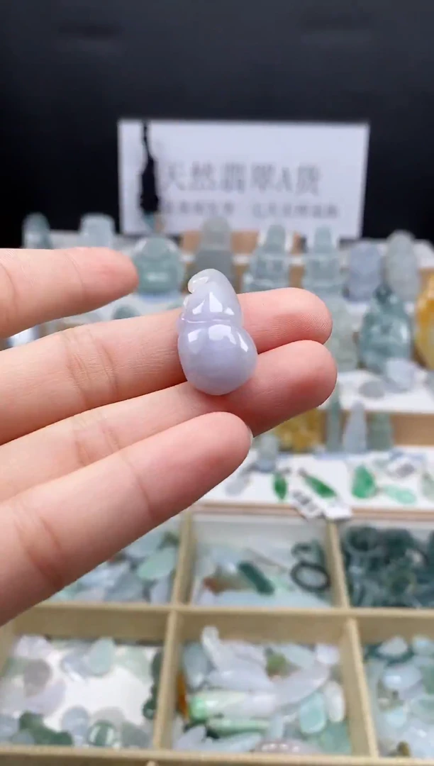 翡翠未镶嵌吊坠(不含链)17葫芦（福利品）