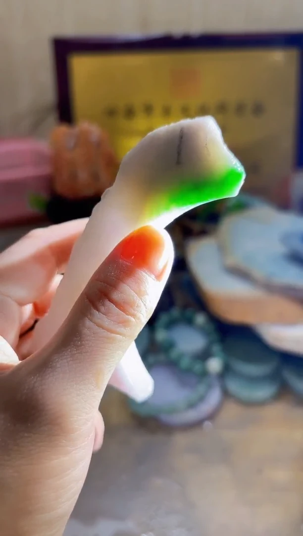 翡翠挂件未镶嵌A货丫丫璀2827