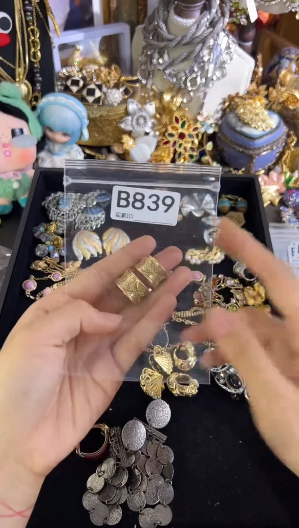 合金无铜合金839 中古首饰都有瑕疵 请确认后在拍！