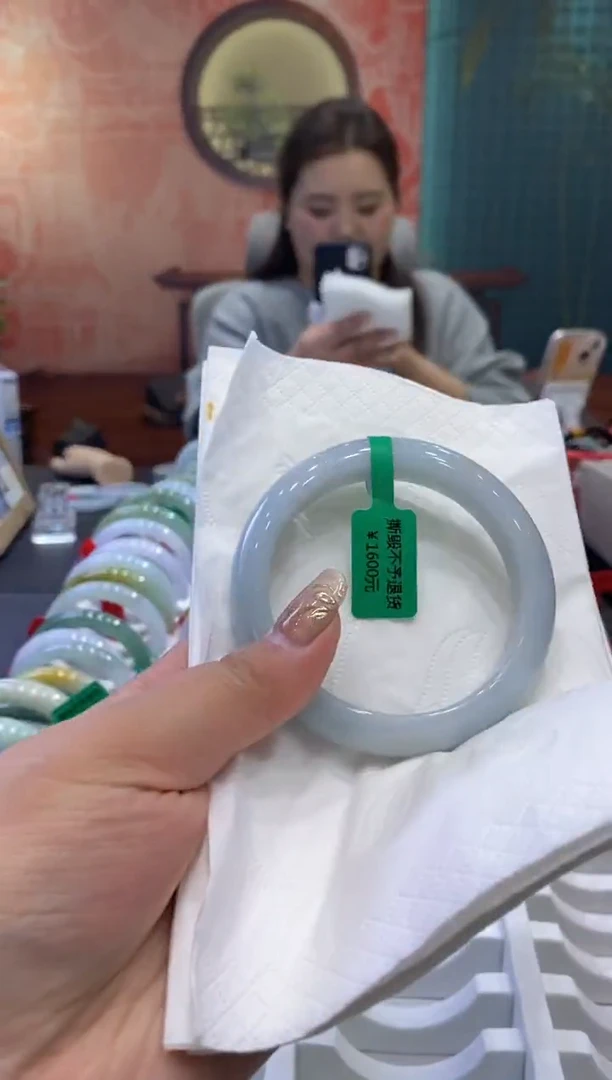 【闪购商品】翡翠手镯未镶嵌多人0011364