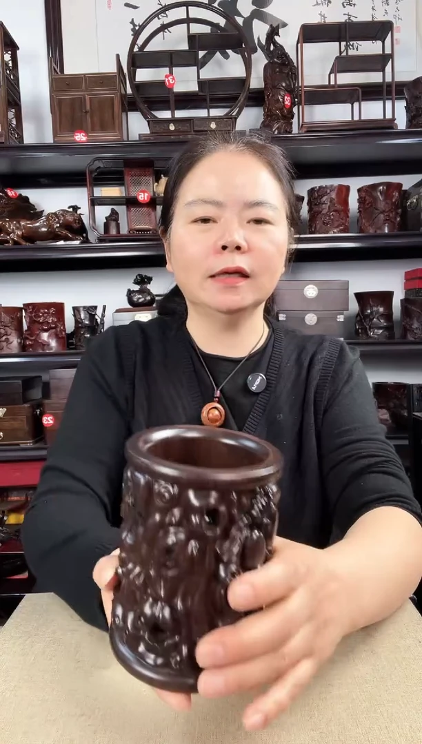 木寿桃笔筒老李红木工艺品