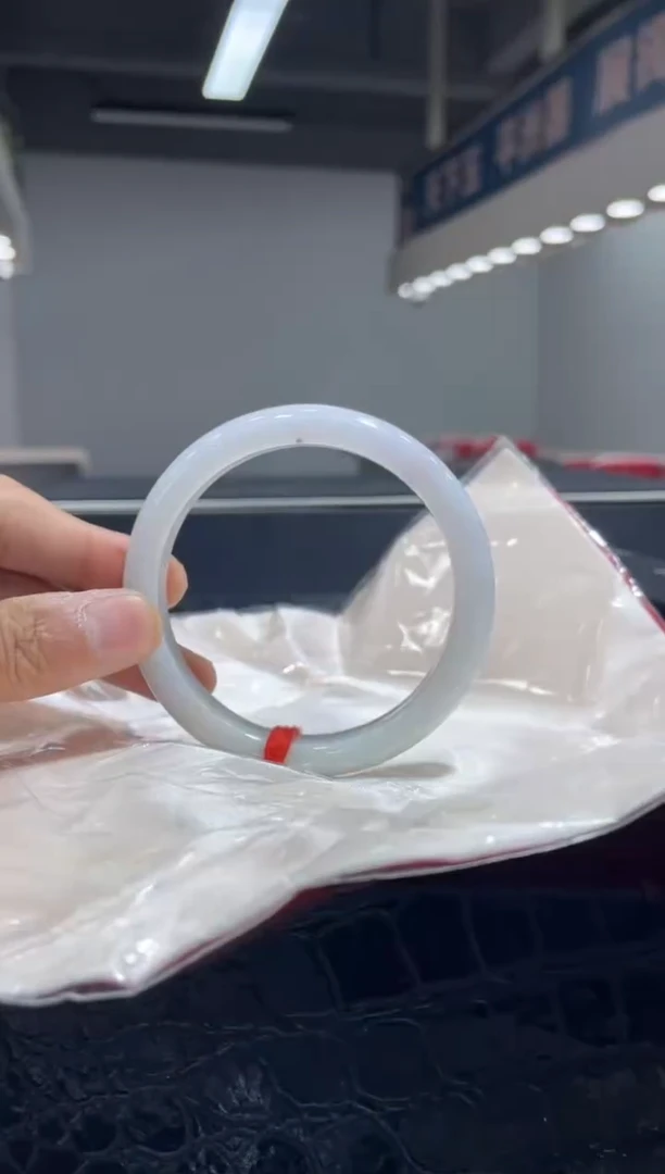 未镶嵌手镯翡翠5