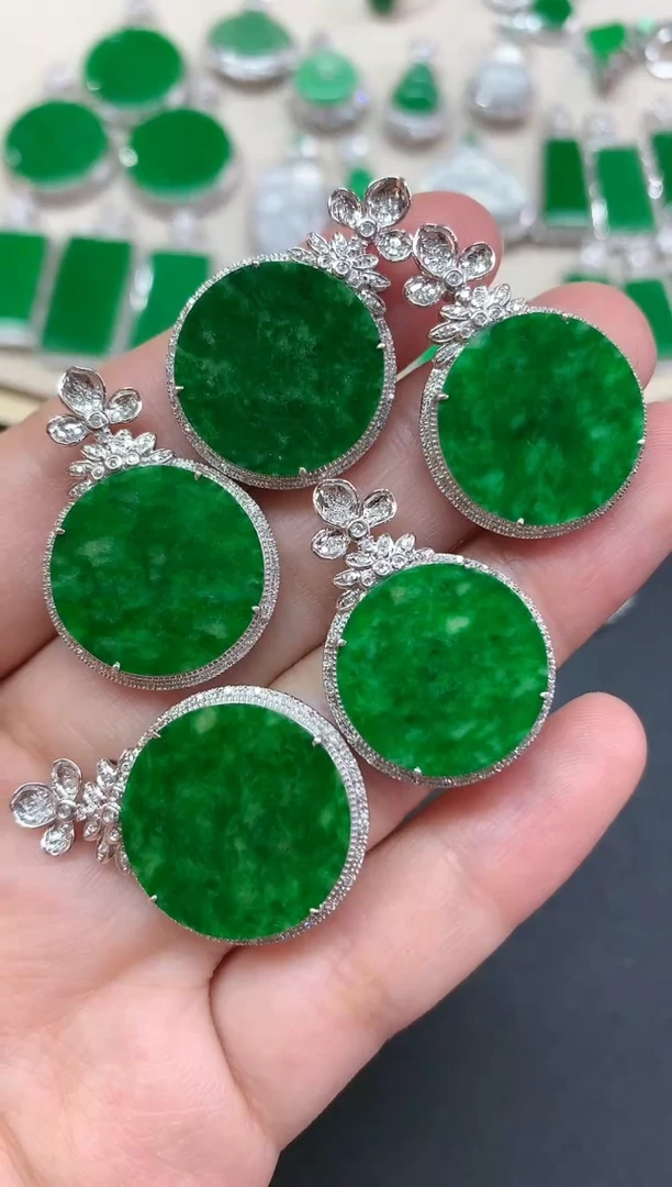 【闪购商品】翡翠吊坠(不含链)18K金镶嵌多样性发其一Z608|2980