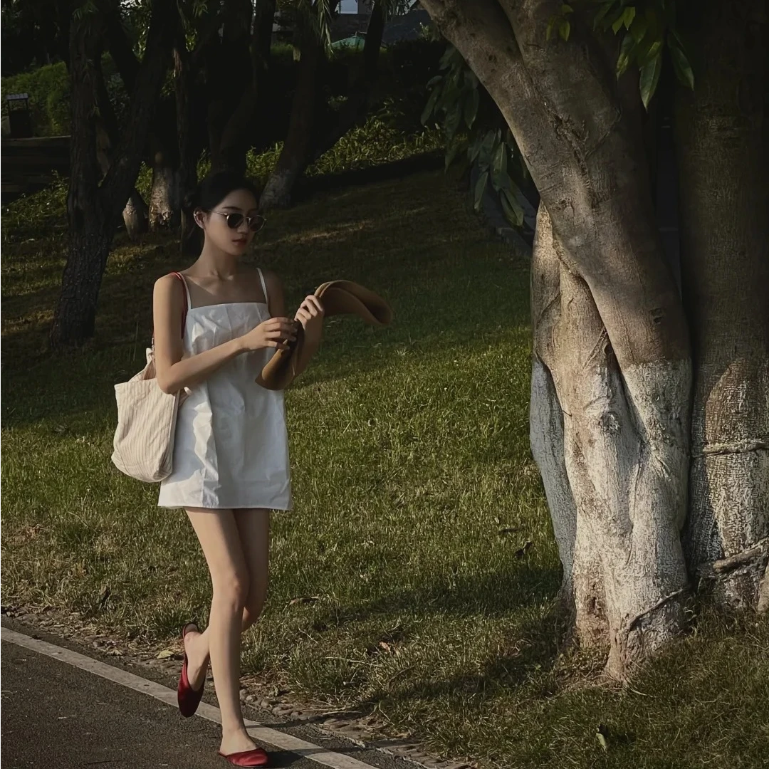 时尚高级感辣妹吊带连衣裙女装夏季2025新款性感露背上衣气质短裙