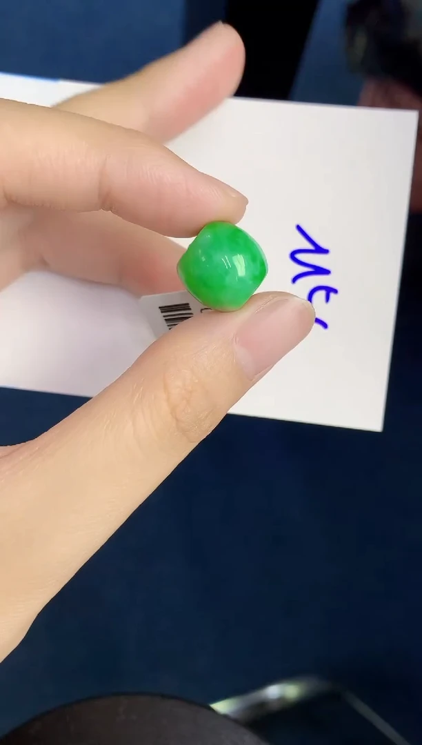 翡翠未镶嵌颈饰天然翡翠緬甸A貨