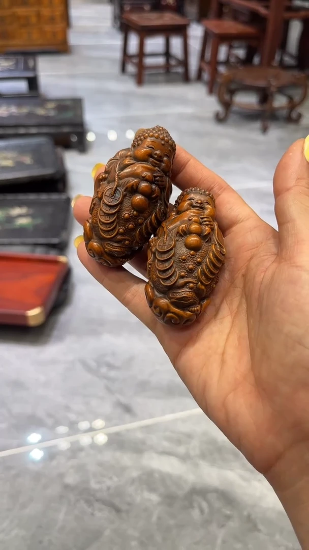 木黄杨雕刻手把件