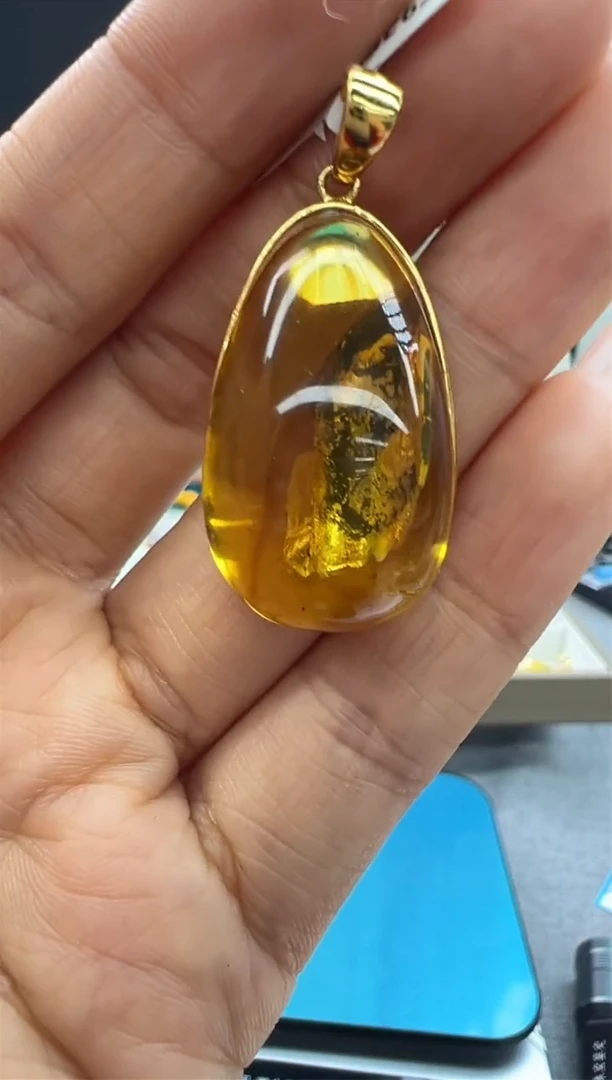 【闪购商品】琥珀颈饰未镶嵌70秒拍号