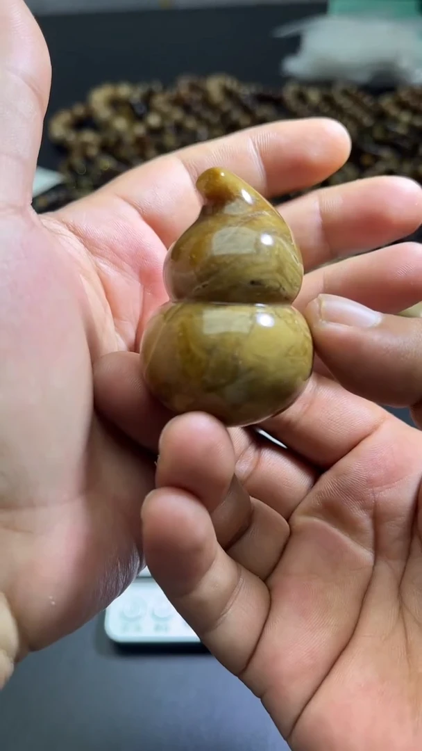 裸石琥珀未镶嵌60