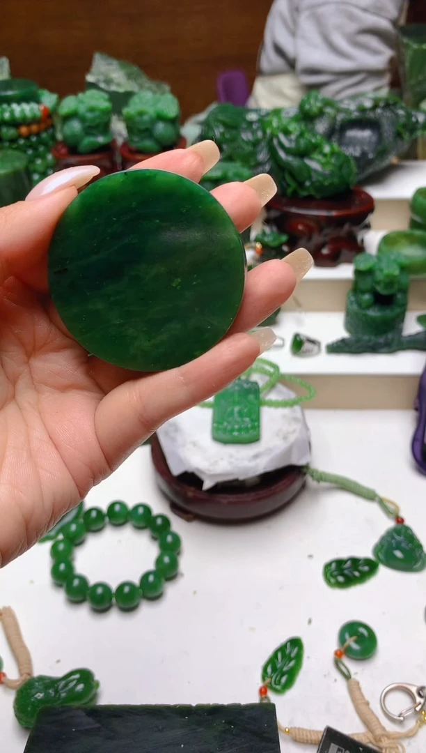 未镶嵌和田玉（碧玉）珠宝半成品随机发货一个