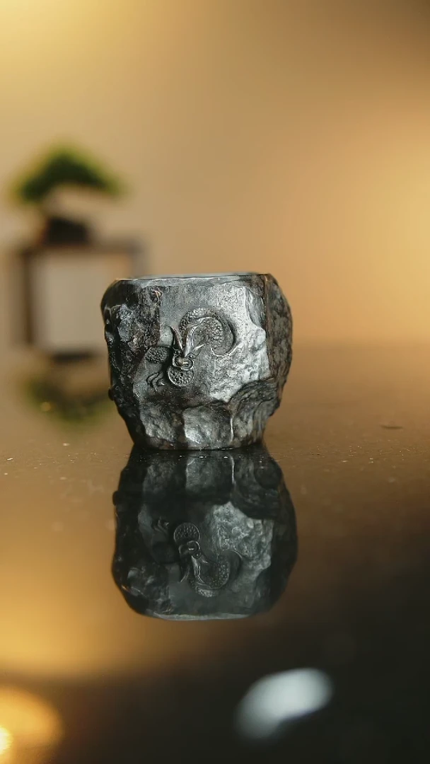 影**r冰碛岩单面雕刻杯