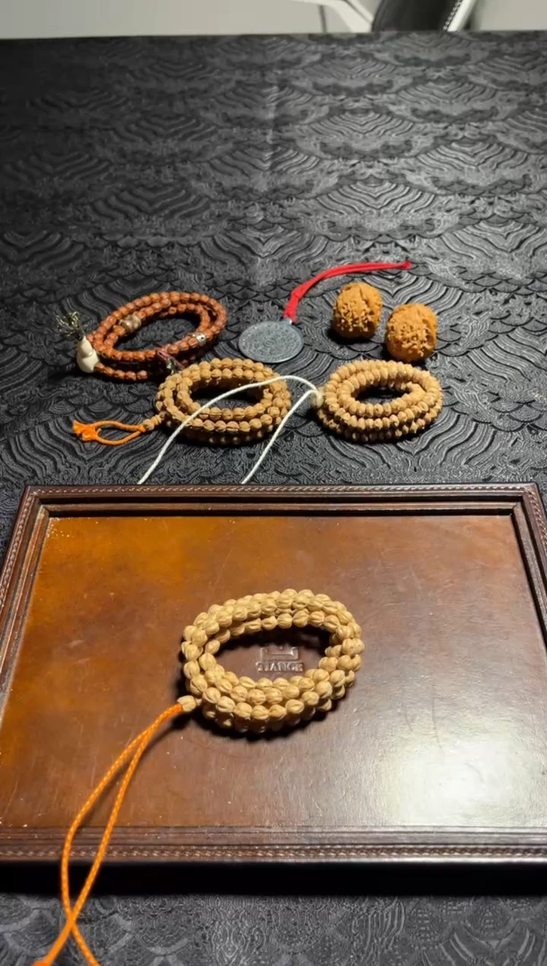 手串柏香籽/百香籽小鱼出品--奶龙