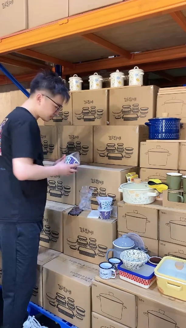 珐琅小号正方陶瓷保鲜碗