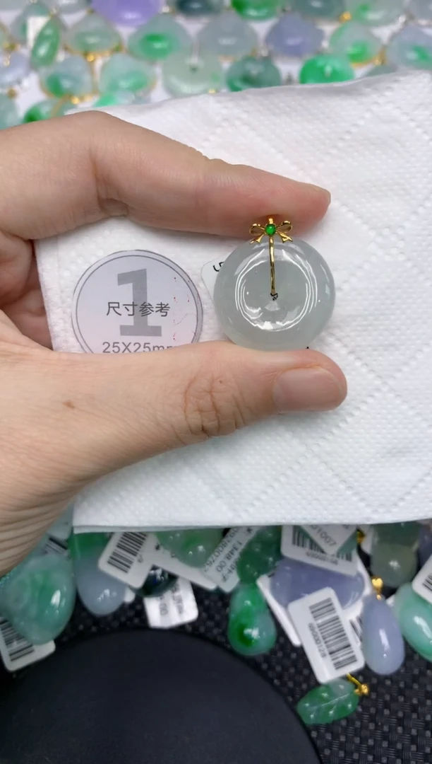 颈饰18K金镶嵌翡翠111111111