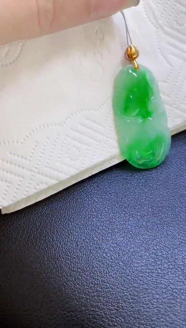 颈饰18K金镶嵌翡翠荷叶