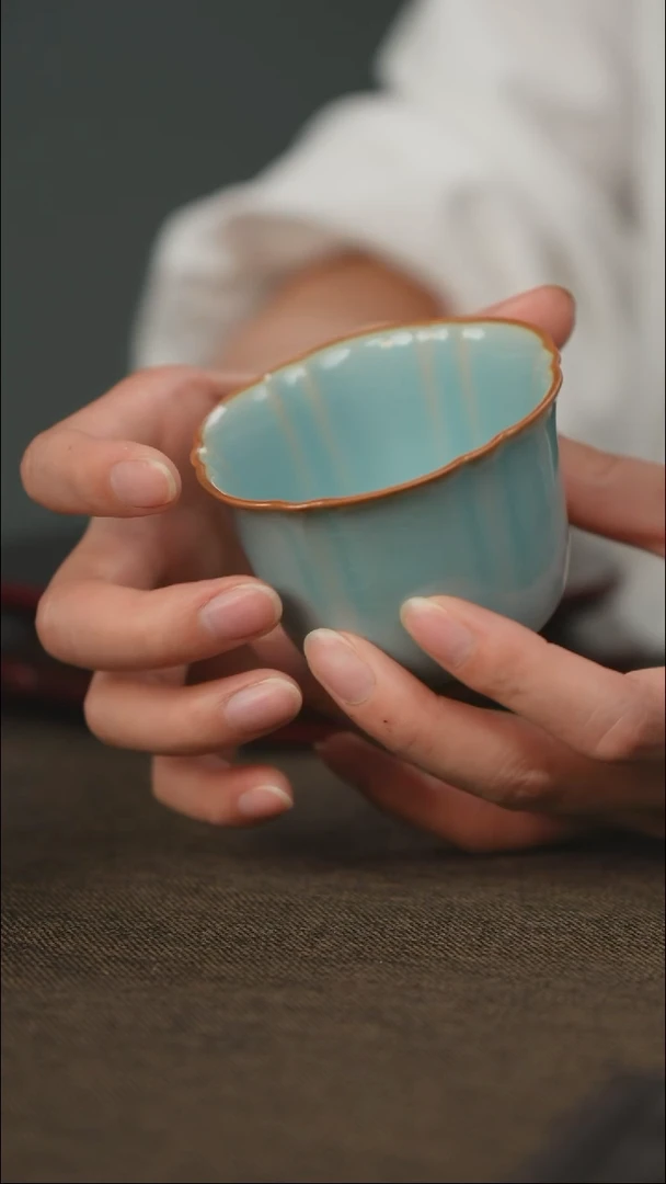 六班莲花 杯 有底款