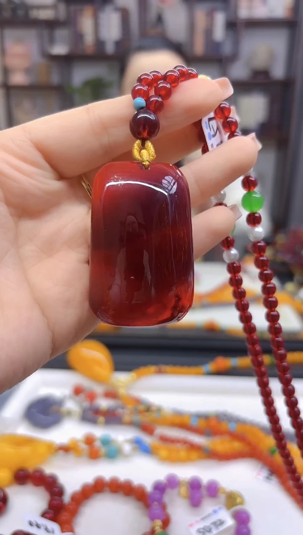 【闪购商品】血珀毛衣链未镶嵌M157