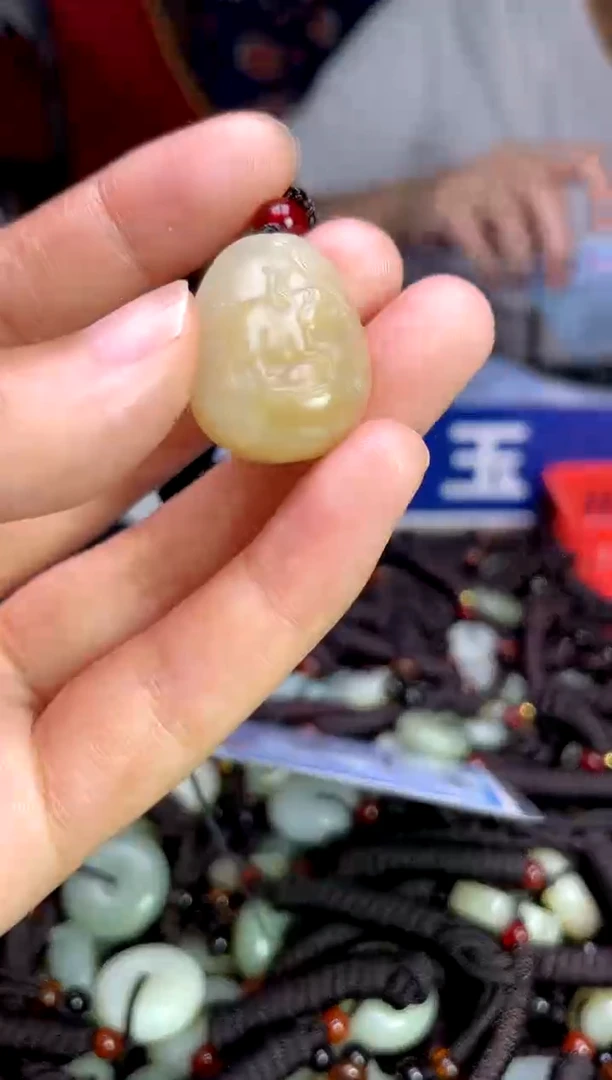 未镶嵌和田玉挂件1