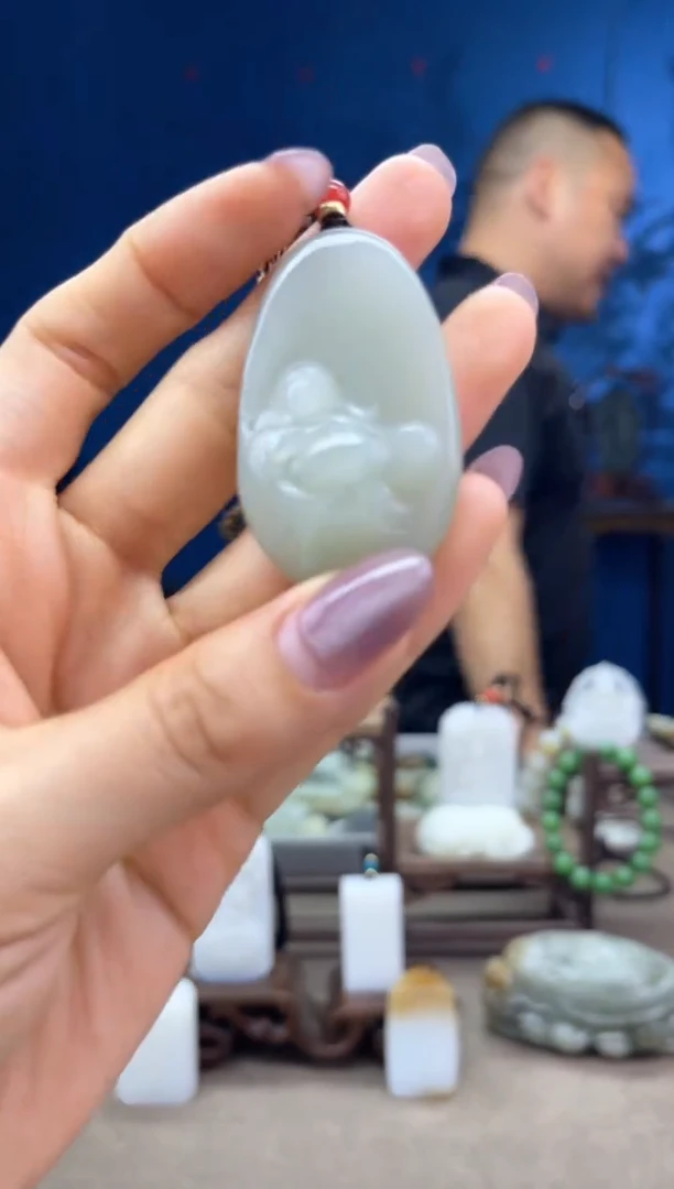 和田玉未镶嵌颈饰1