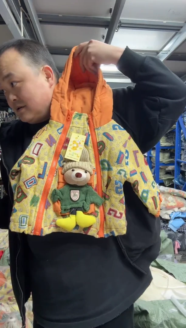 公****?女童外套672 100