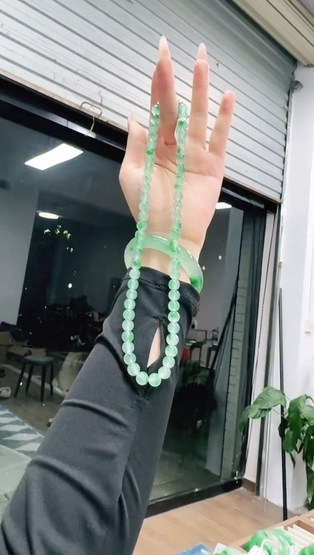 未镶嵌1石英质玉（非洲翠）/4025