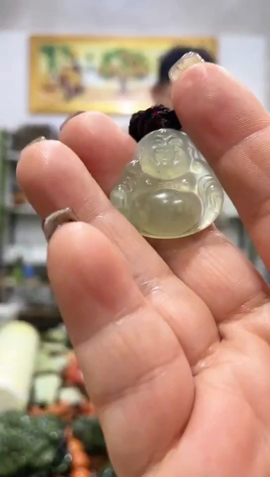 未镶嵌蛇纹石玉吊坠