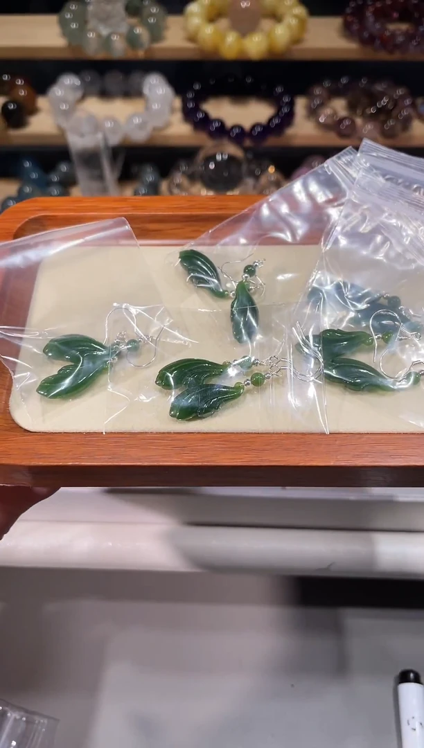 未镶嵌手链水晶A686和田玉耳钩一对 多样性发一