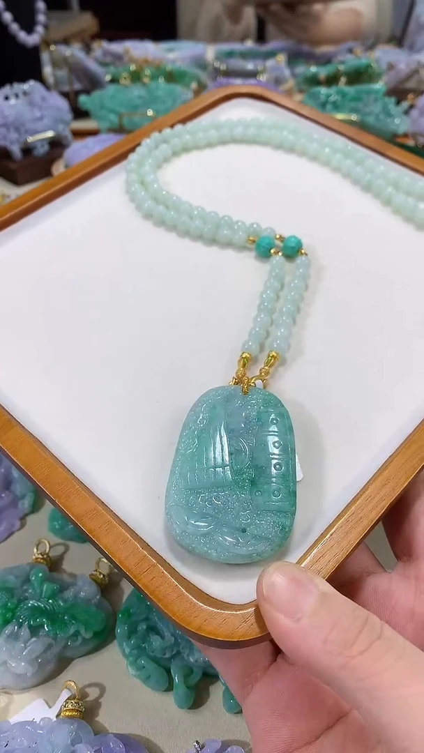 颈饰未镶嵌翡翠吊坠