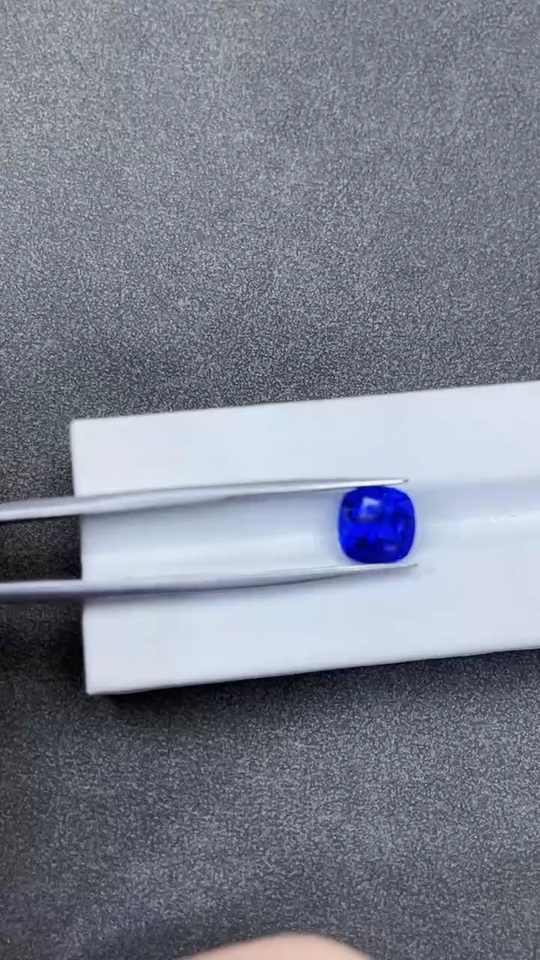未镶嵌裸石坦桑石4.01ct