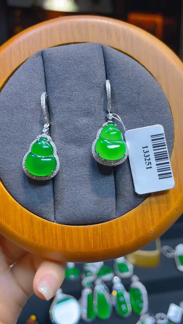 翡翠18K金镶嵌耳饰天然A货翡翠葫芦耳坠/113251