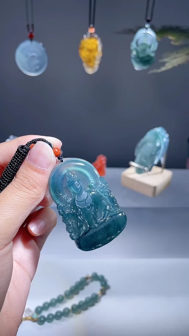 颈饰未镶嵌翡翠观音