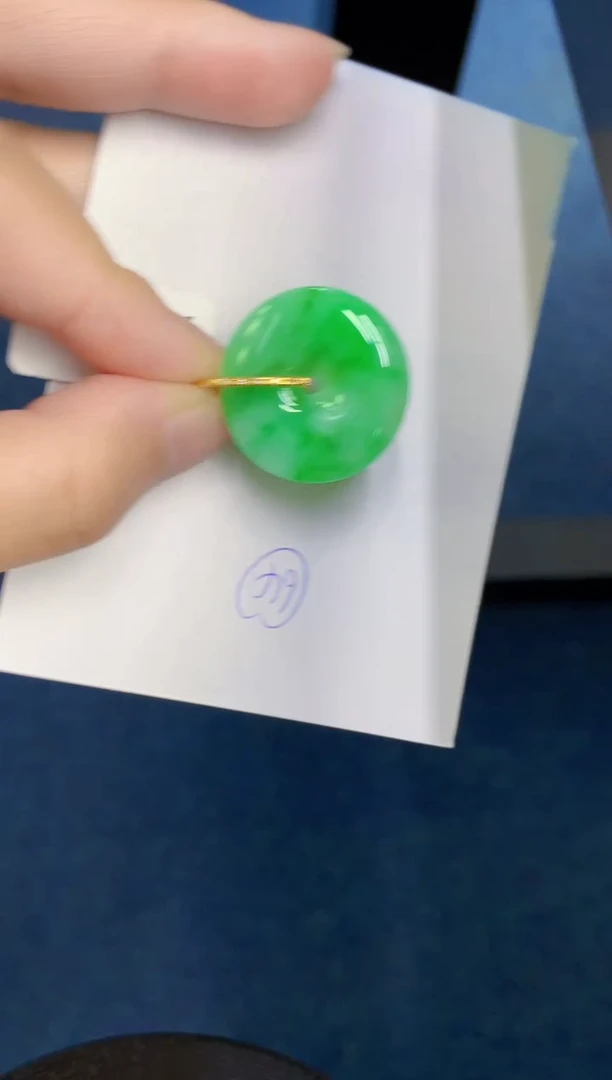 翡翠18K金镶嵌颈饰000000000