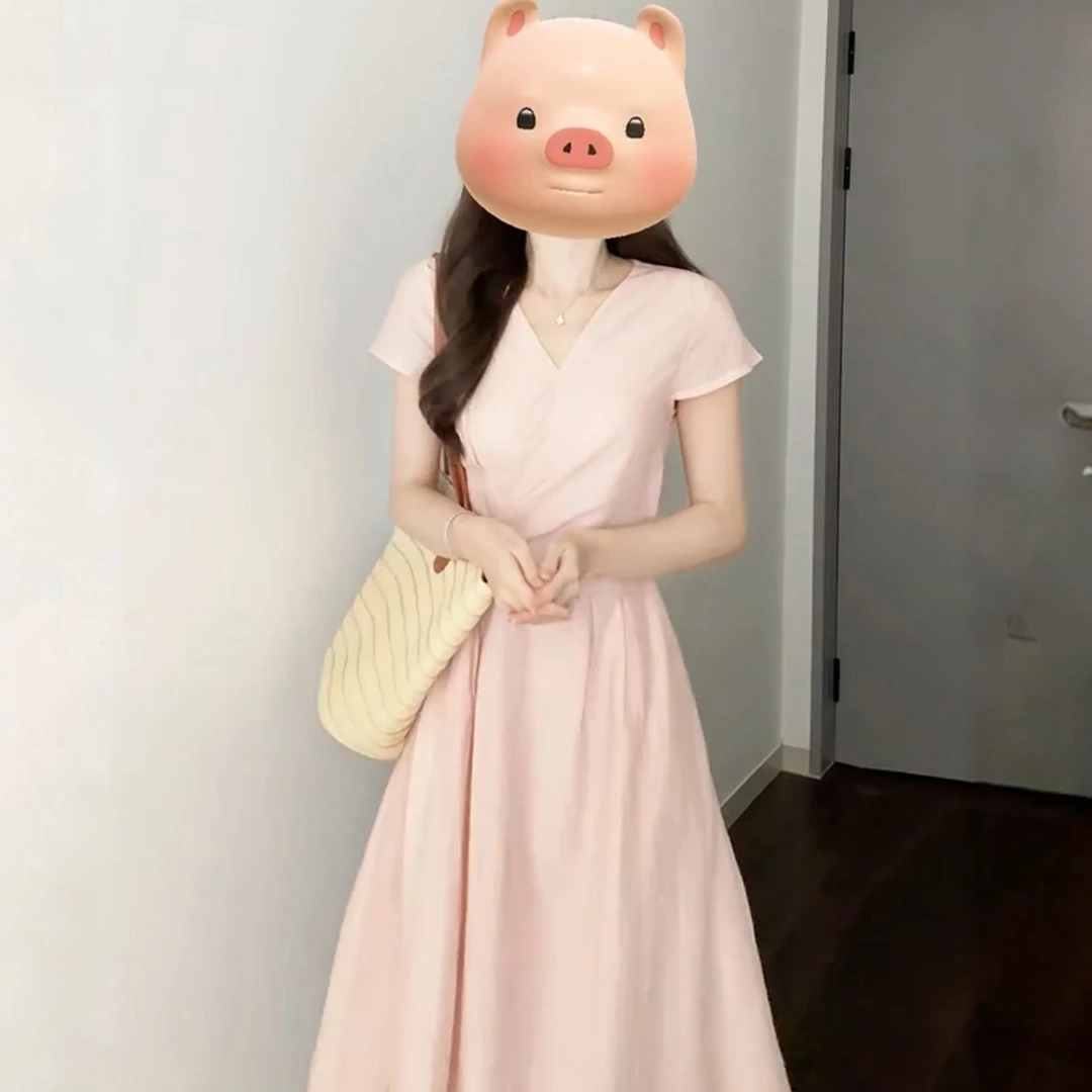 法式v领粉色连衣裙子女装夏季2025新款今年流行爆款掐腰长裙6713