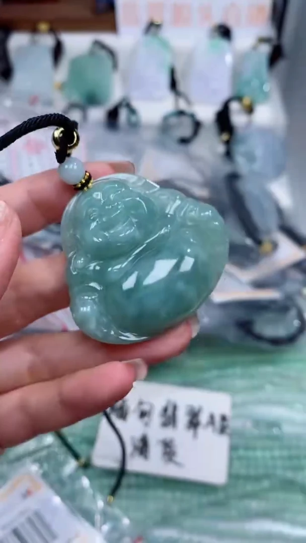 颈饰未镶嵌翡翠吊坠