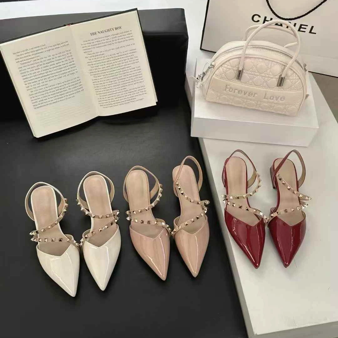 仙女风经典时尚铆钉一字带尖头后空凉鞋152