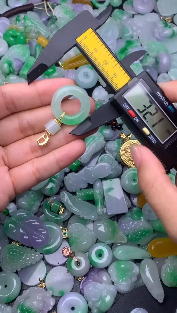 翡翠未镶嵌颈饰天然缅甸翡翠吊坠