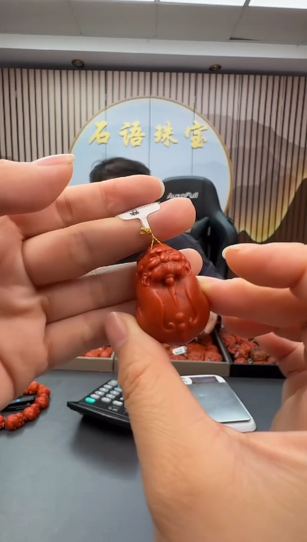 未镶嵌雕刻南红玛瑙020ZB0918产品一个