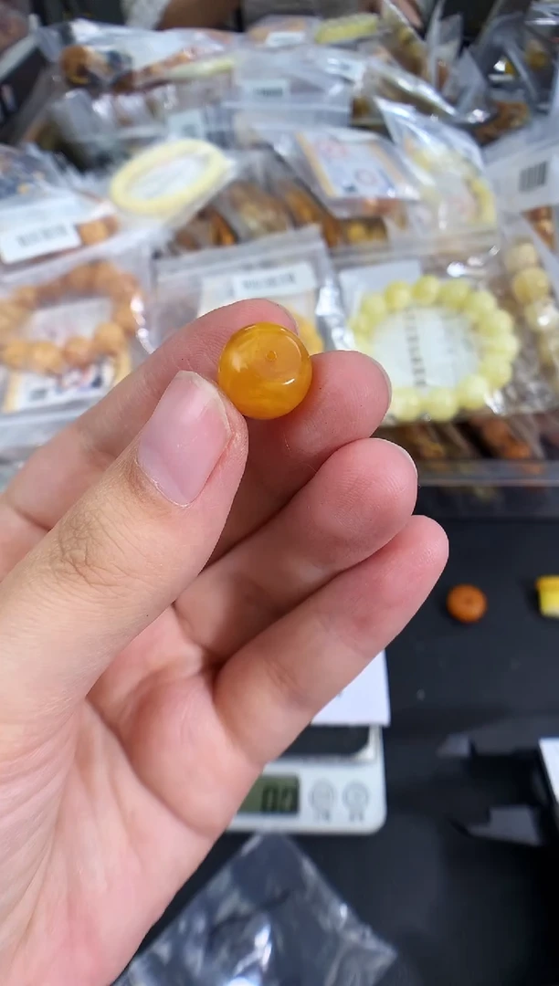 蜜蜡未镶嵌珠宝奇石1