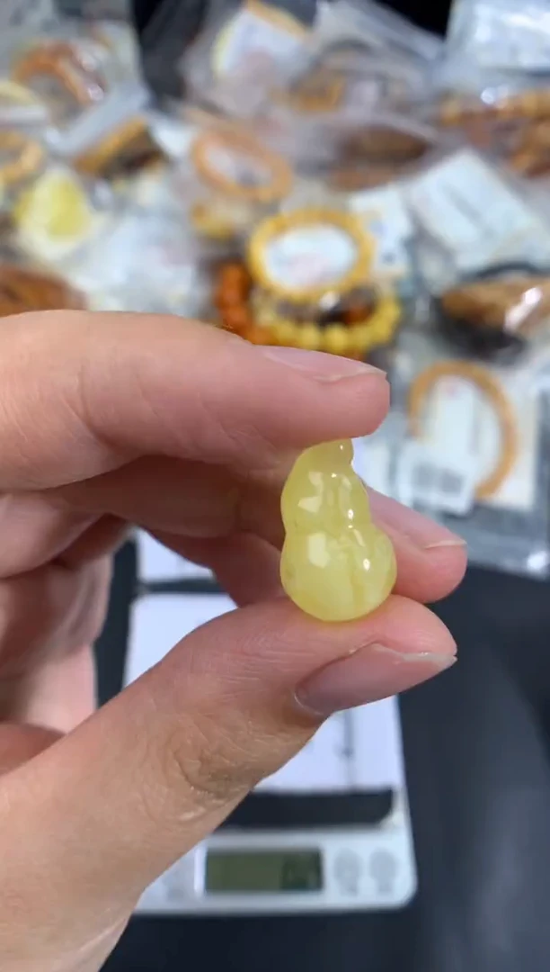 蜜蜡未镶嵌珠宝奇石1
