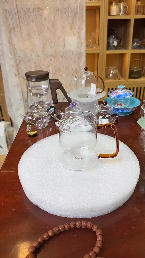 新月月牙黄色。。。。