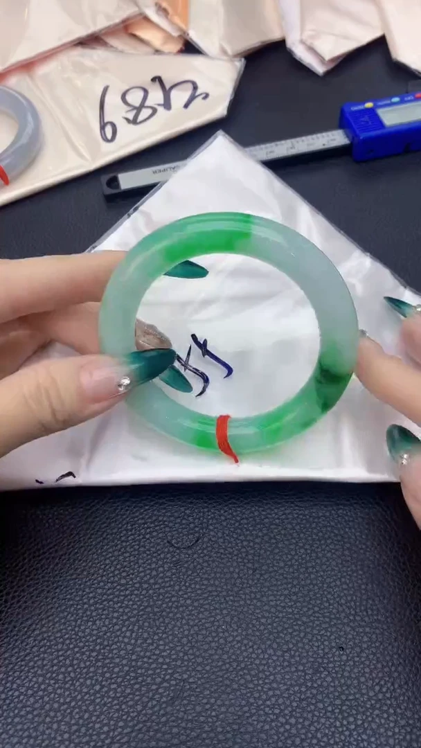 【闪购商品】翡翠手镯未镶嵌0213050945