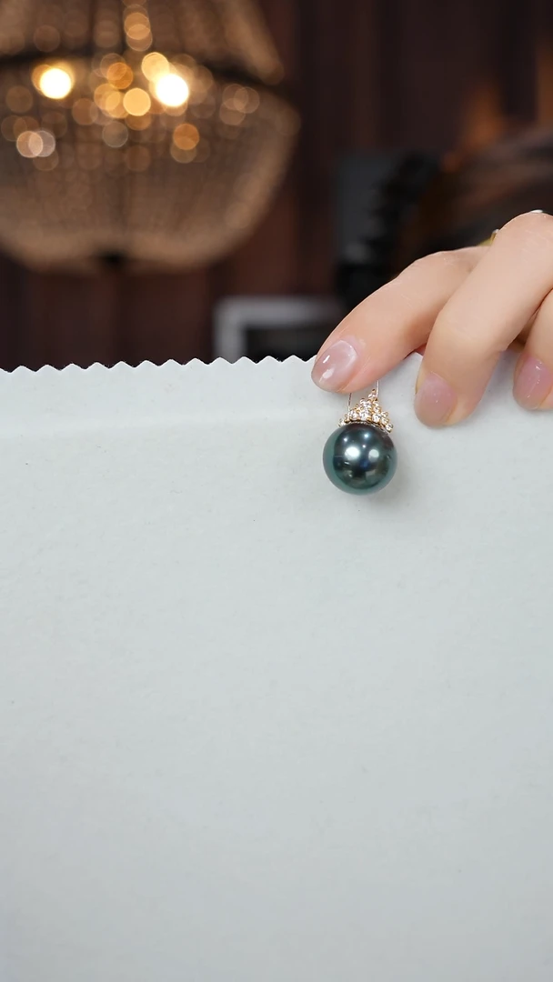 18K金镶嵌吊坠(不含链)海水珍珠大溪地冰雪女王15-16mm