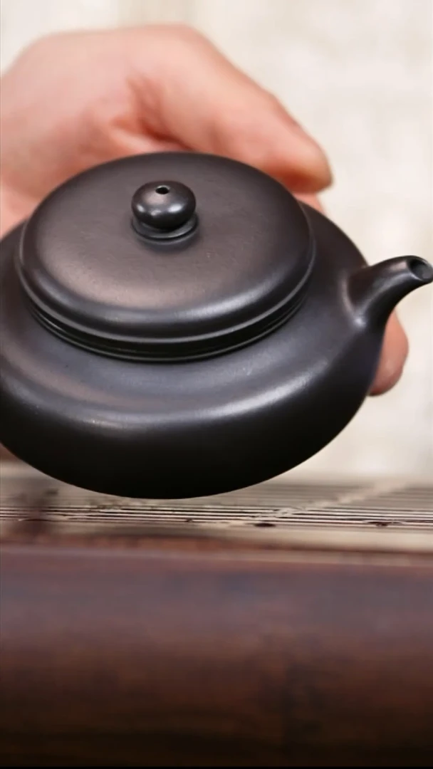 央广国宝苑紫砂茶壶 50