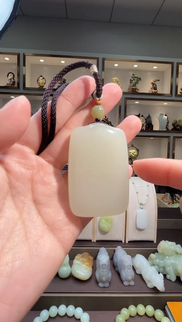 颈饰未镶嵌和田玉苏