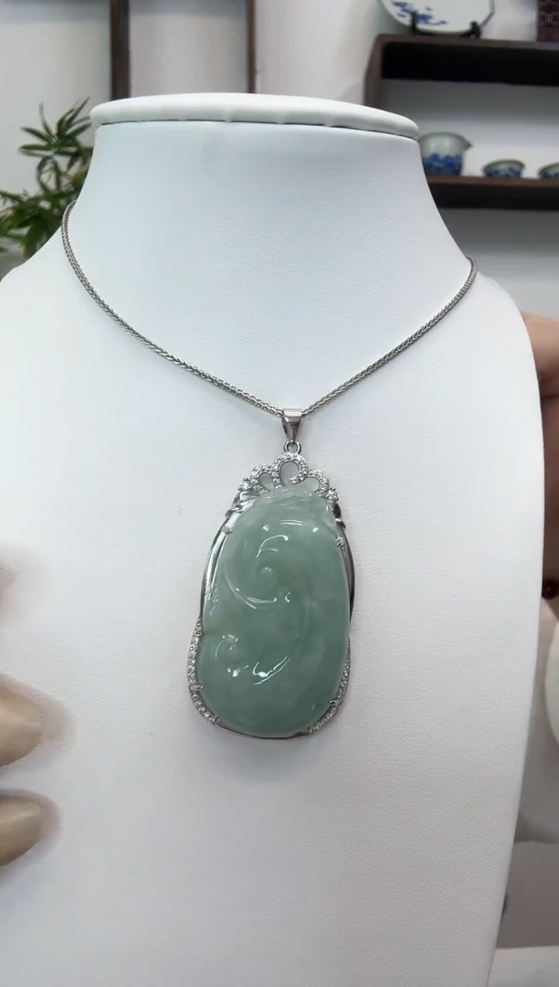 吊坠(赠链)银S925镶嵌翡翠如意