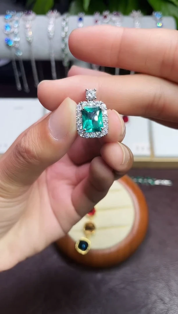 合金颈饰合成钻石帕拉伊巴吊坠